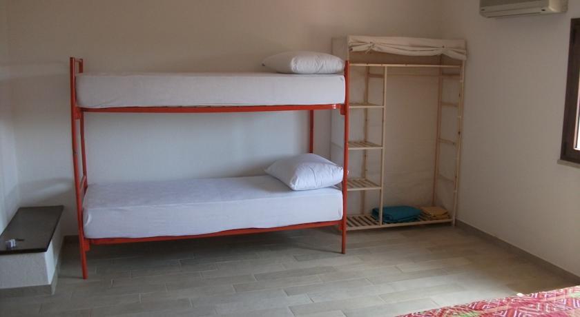 Villetta Ludovica Solanas  Quarto foto